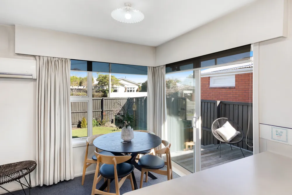 Photos of 2/4 Lansbury Avenue