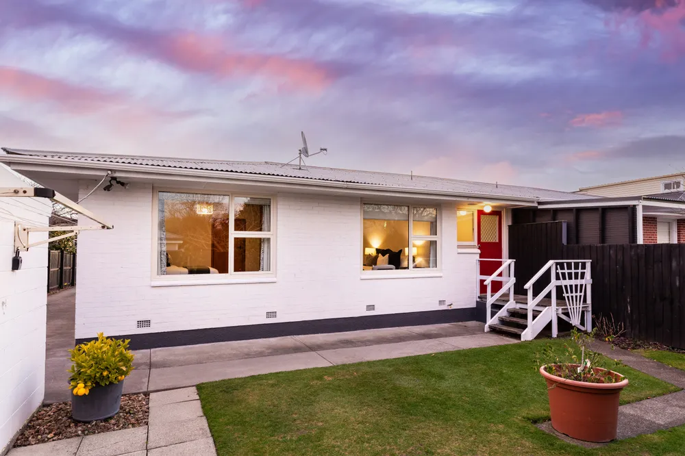 Photos of 2/4 Lansbury Avenue