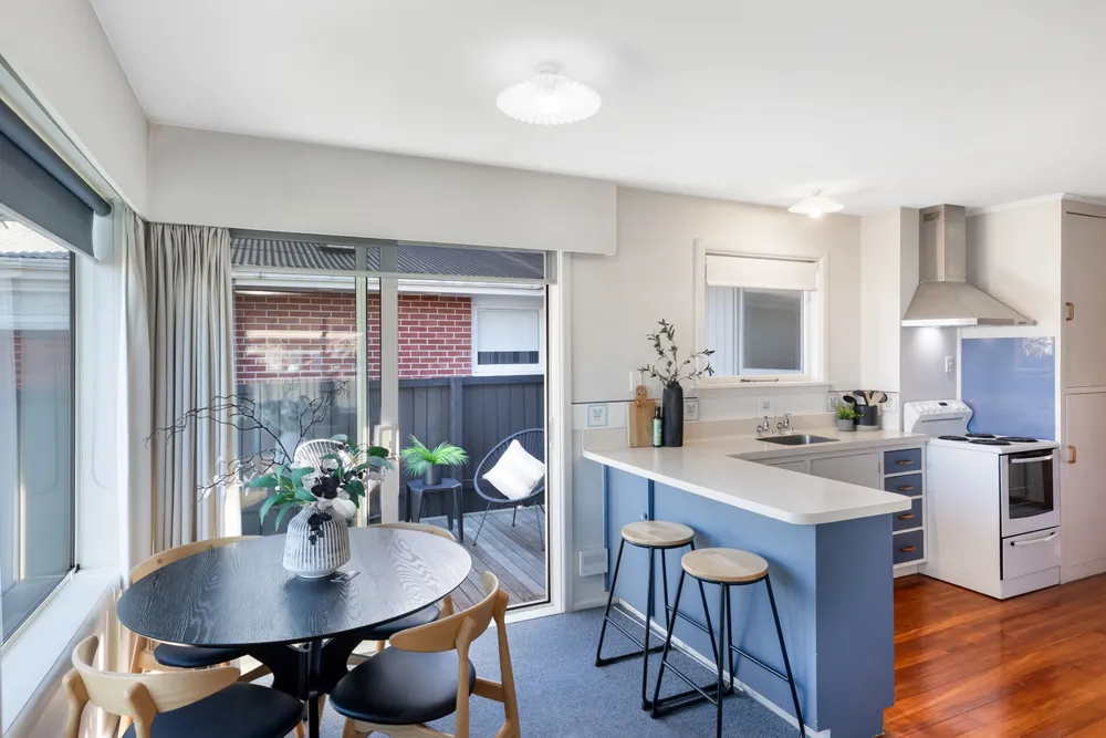 Photos of 2/4 Lansbury Avenue