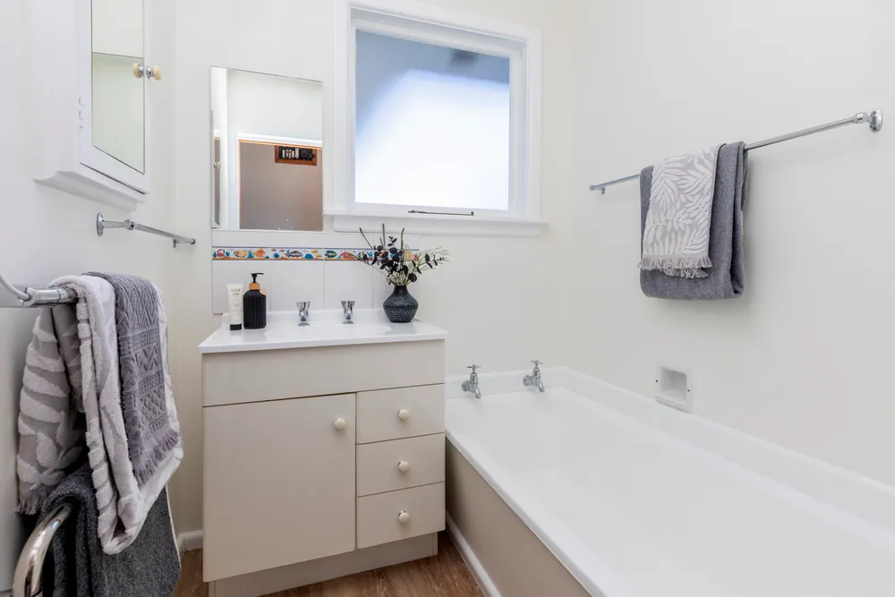 Photos of 2/4 Lansbury Avenue