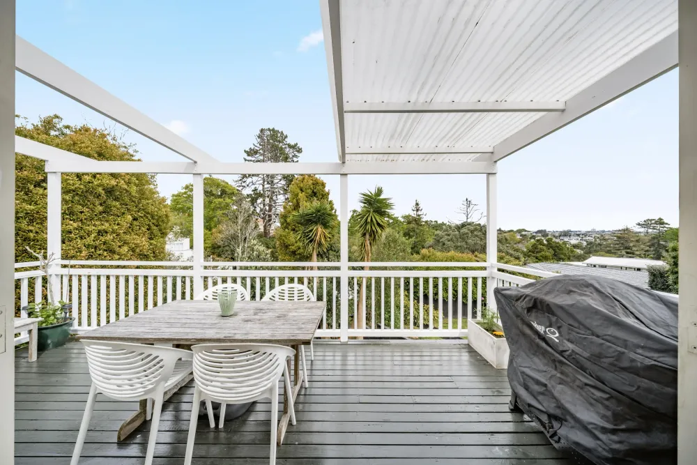 Photos of 14 Waiatarua Road