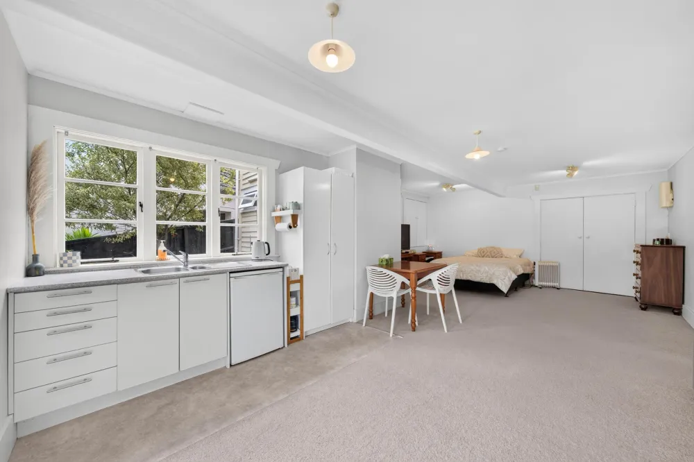 Photos of 14 Waiatarua Road