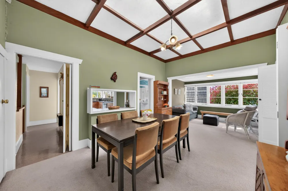 Photos of 14 Waiatarua Road