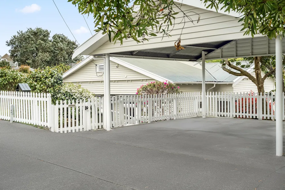 Photos of 14 Waiatarua Road