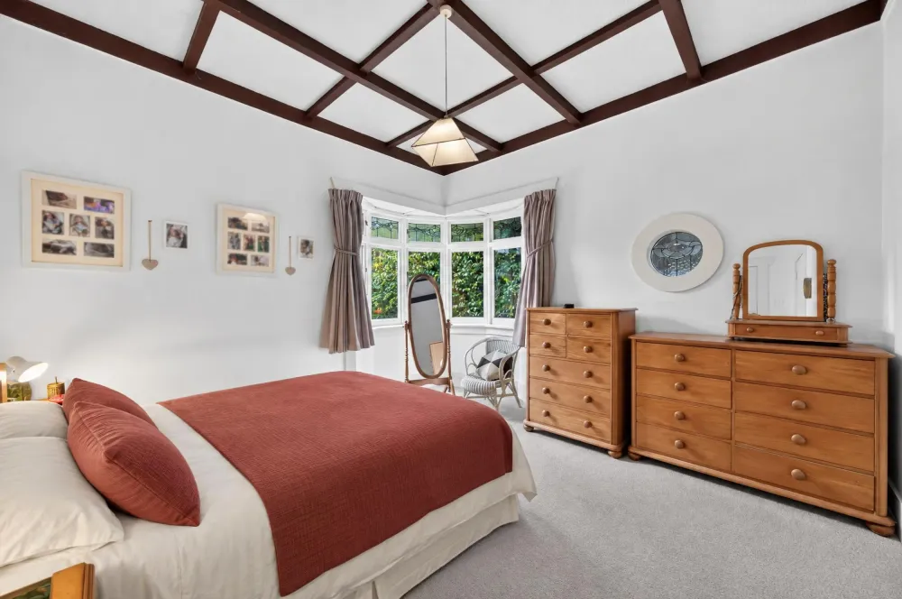 Photos of 14 Waiatarua Road