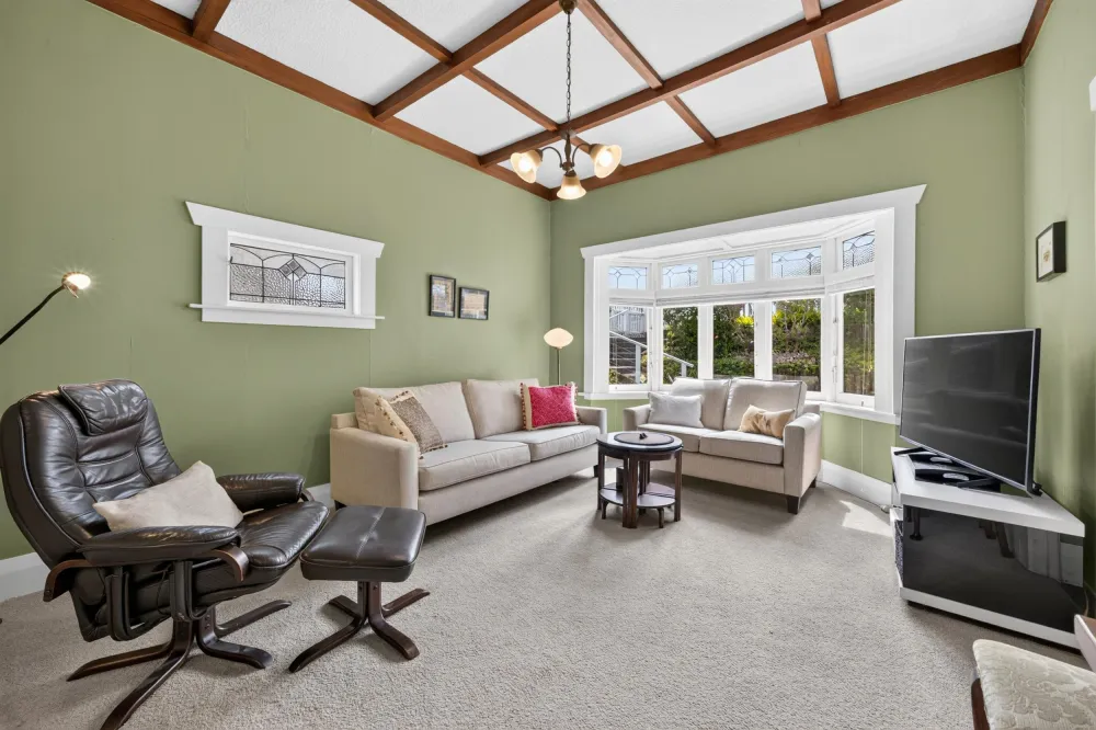 Photos of 14 Waiatarua Road