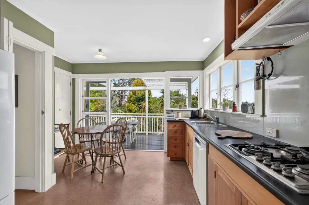 Photos of 14 Waiatarua Road