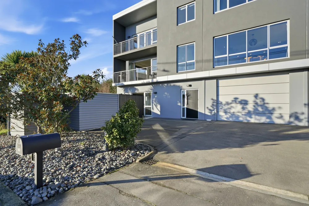 Photos of 142 Cavendish Road