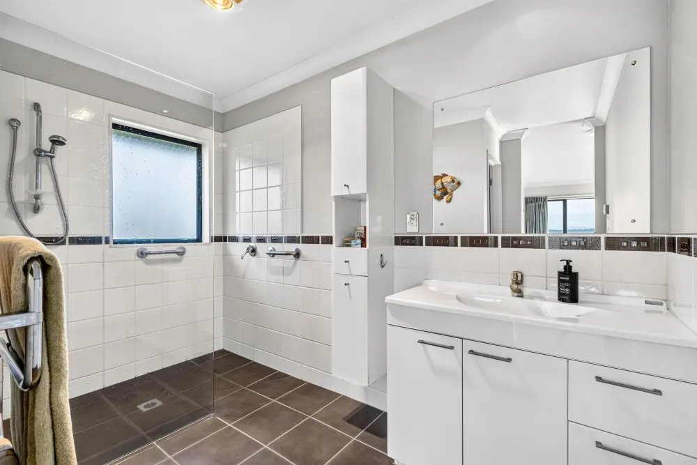 Photos of 50 Swan Road