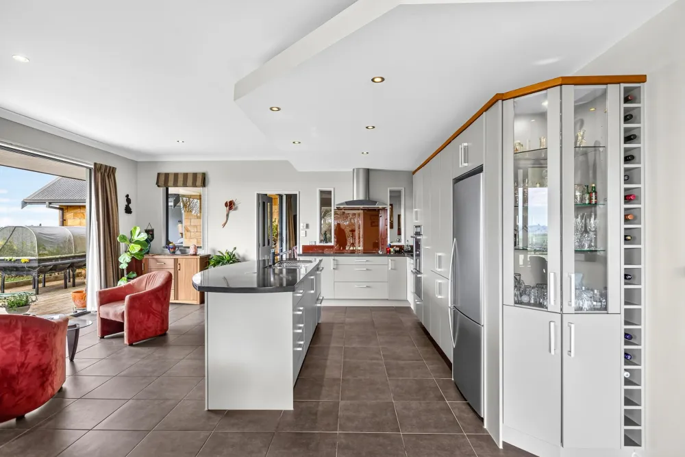 Photos of 50 Swan Road