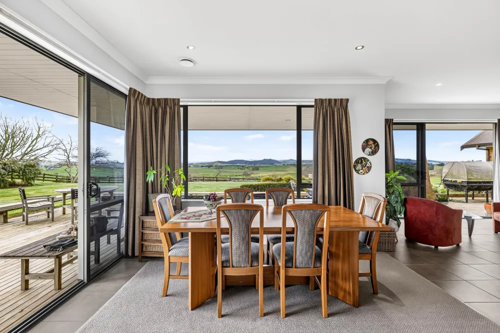 Photos of 50 Swan Road