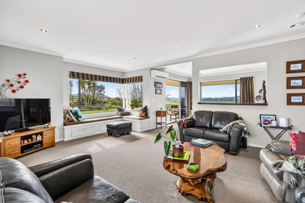 Photos of 50 Swan Road