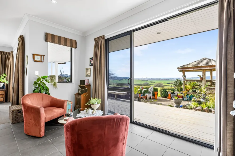 Photos of 50 Swan Road