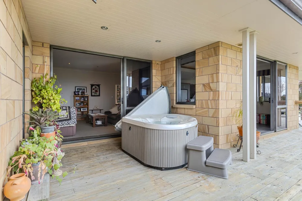 Photos of 50 Swan Road