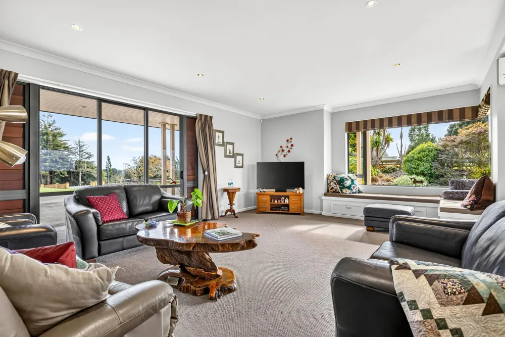 Photos of 50 Swan Road