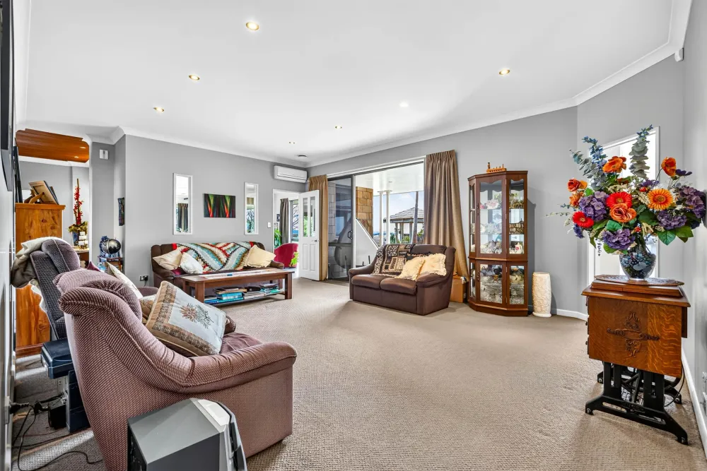 Photos of 50 Swan Road