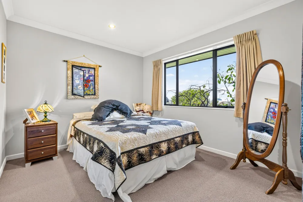 Photos of 50 Swan Road