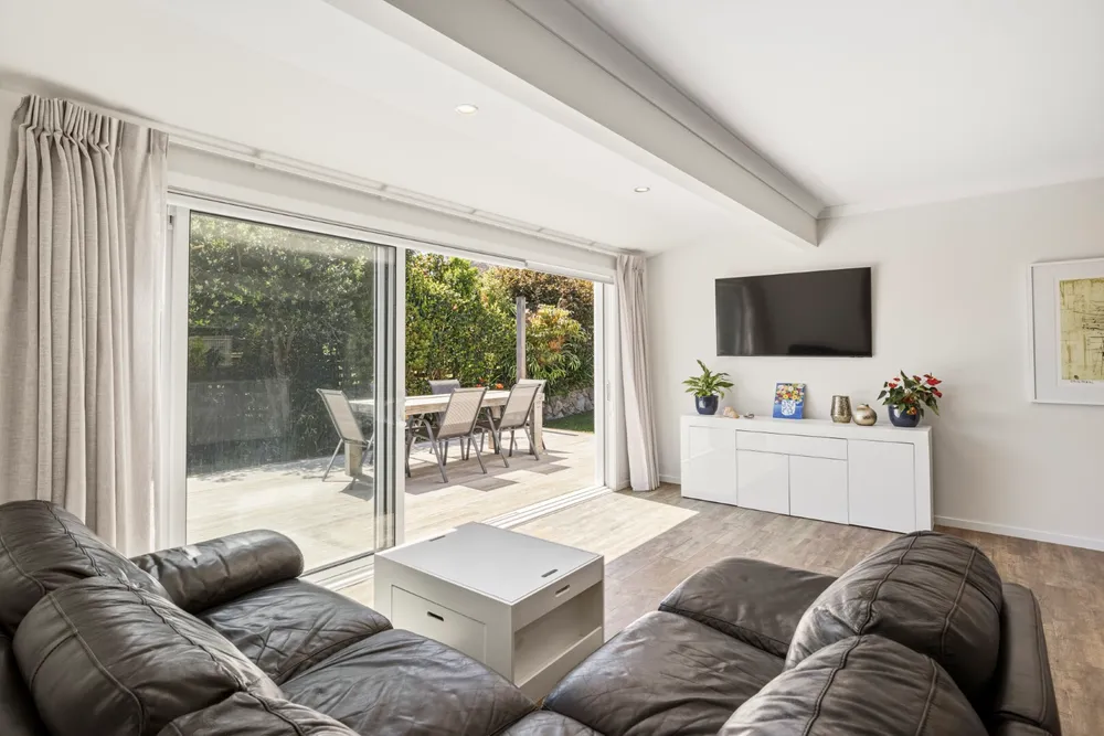 Photos of 16 Shelley Street