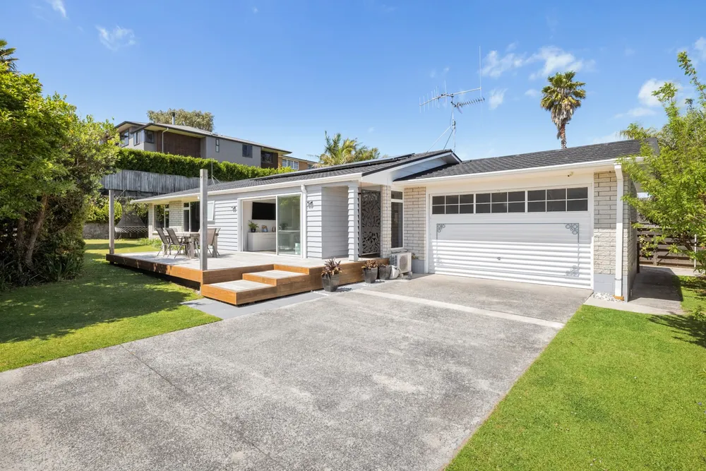 Photos of 16 Shelley Street