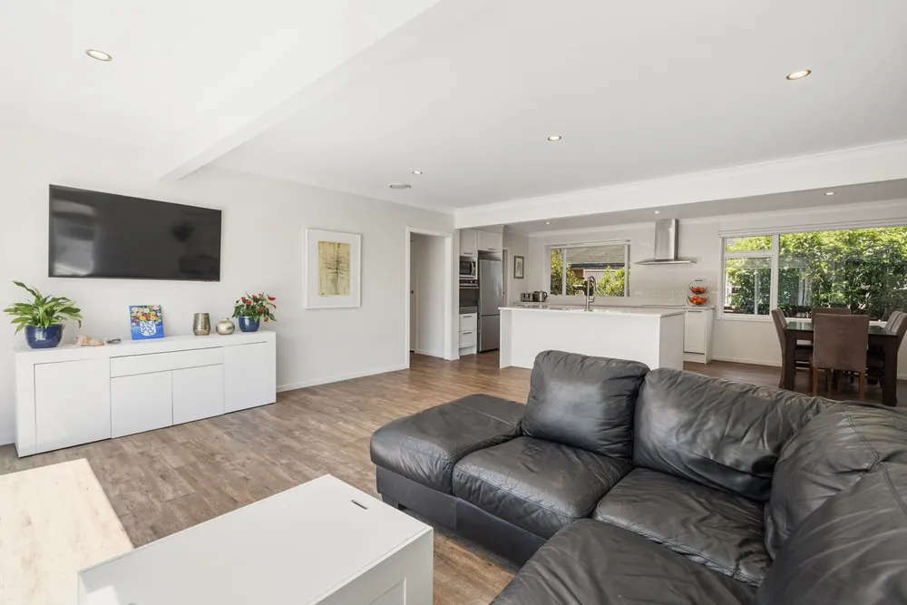Photos of 16 Shelley Street