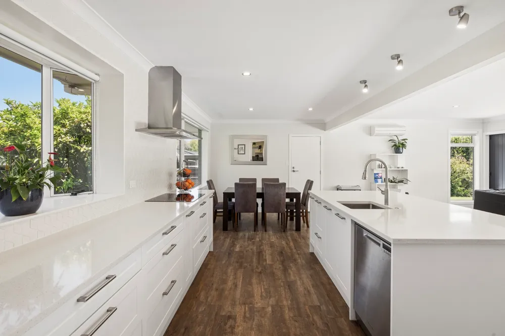 Photos of 16 Shelley Street