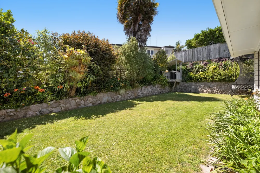 Photos of 16 Shelley Street