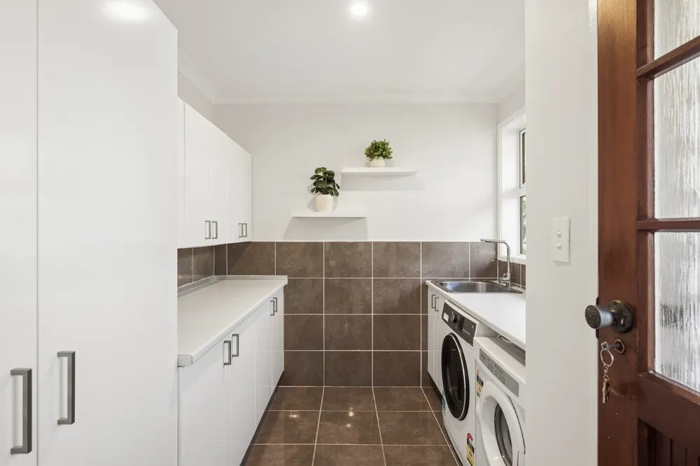Photos of 16 Shelley Street