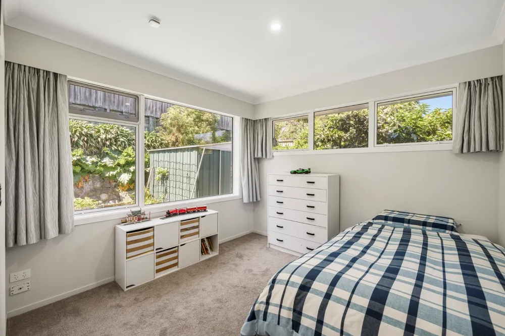 Photos of 16 Shelley Street