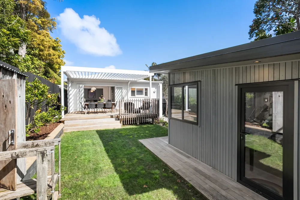 Photos of 25 Warnock Street