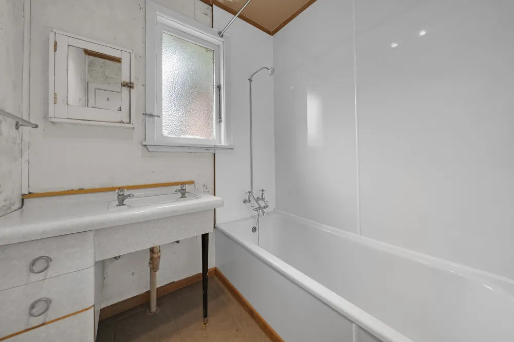 Photos of 66 Staveley Avenue