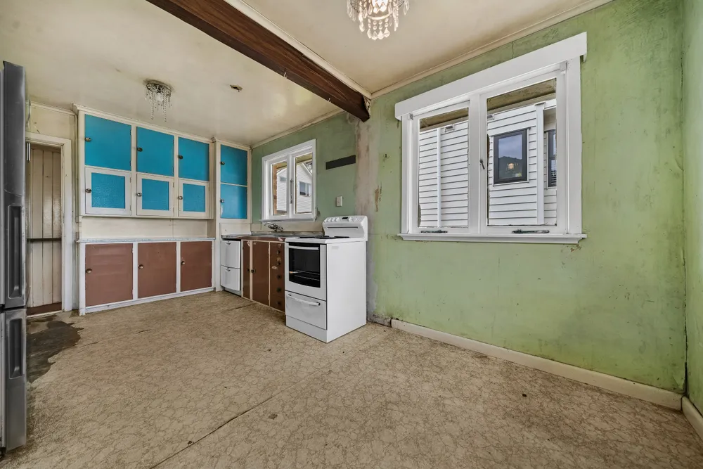 Photos of 66 Staveley Avenue