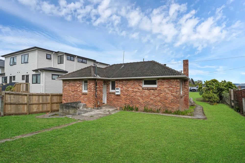 Photos of 66 Staveley Avenue
