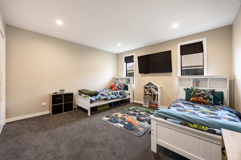 Photos of 32 Siren Street