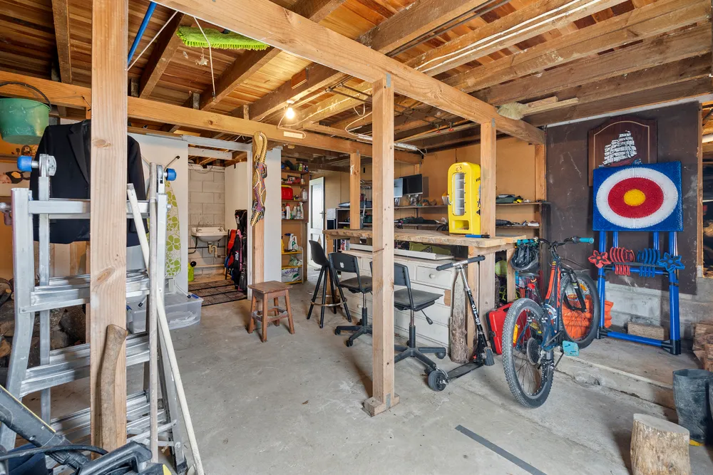 Photos of 33 Riverhead Road