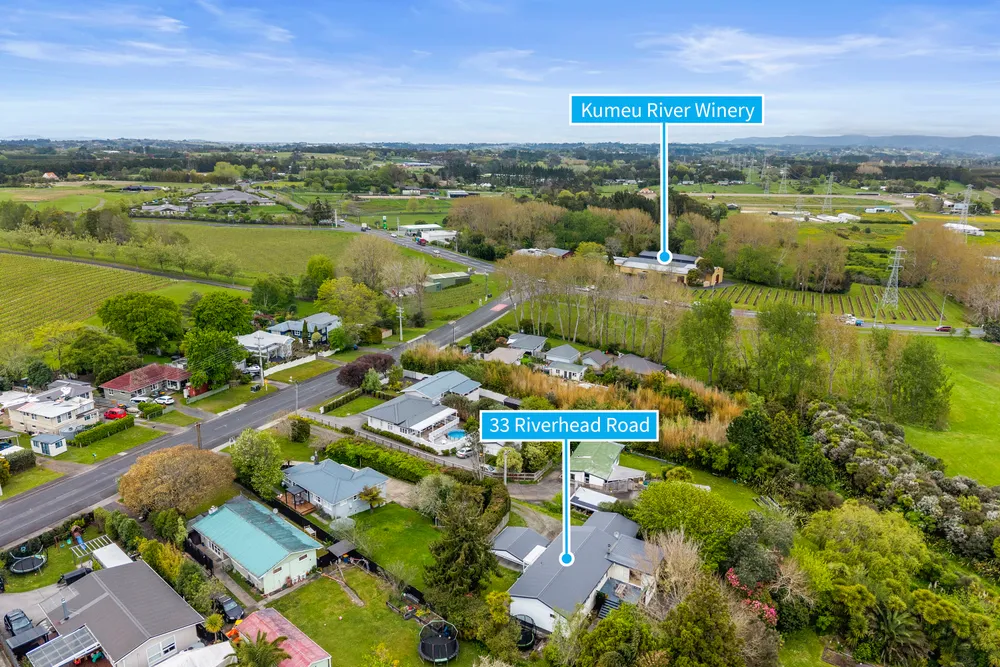 Photos of 33 Riverhead Road