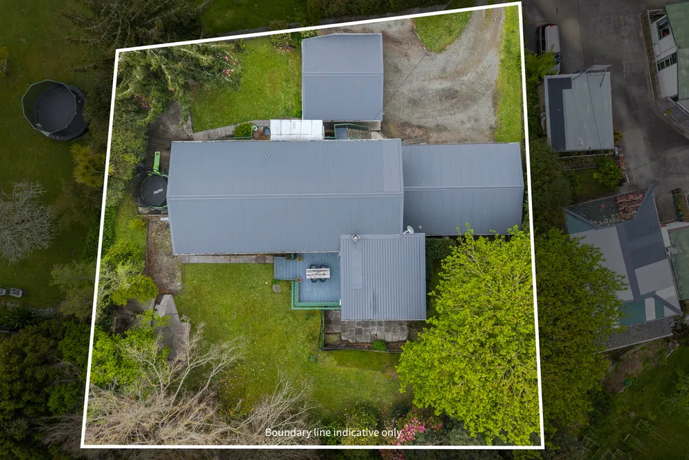 Photos of 33 Riverhead Road