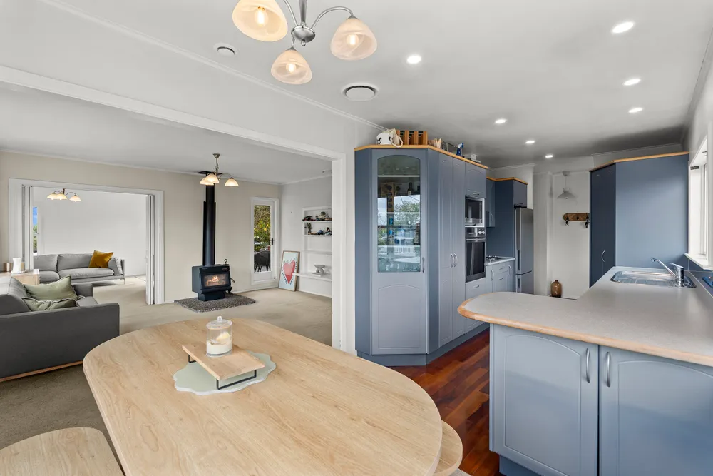 Photos of 33 Riverhead Road