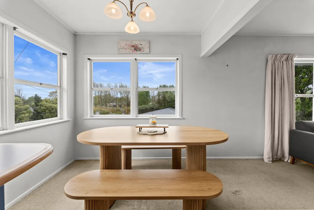 Photos of 33 Riverhead Road
