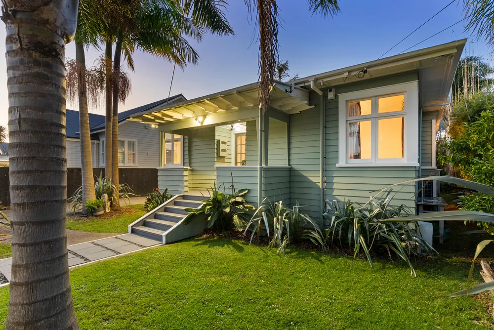 Photos of 44 Cambourne Road