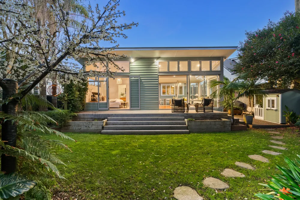 Photos of 44 Cambourne Road