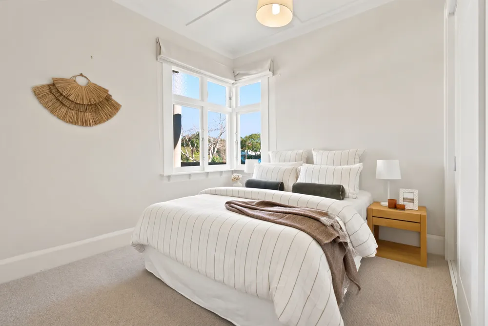 Photos of 44 Cambourne Road
