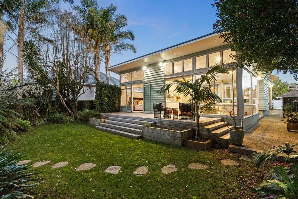 Photos of 44 Cambourne Road