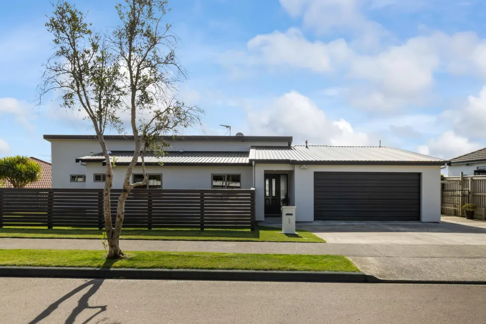 Photos of 1 Greenstone Place
