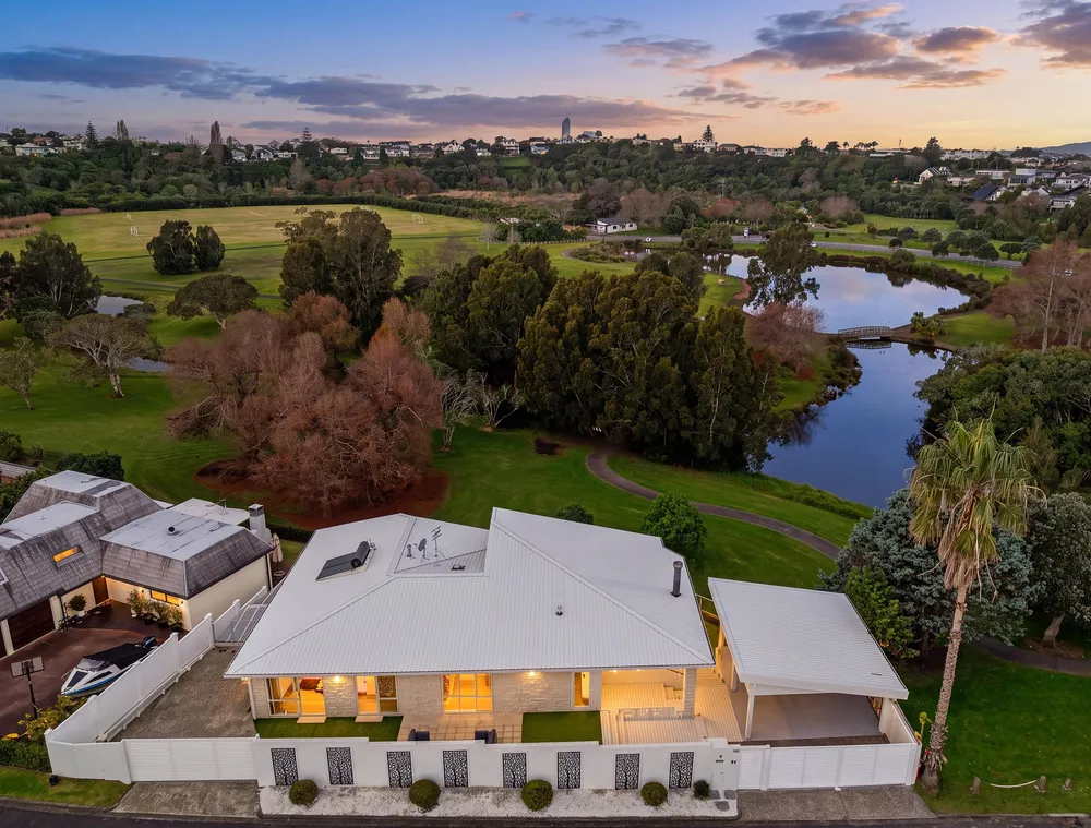 Photos of 22 Tarahanga Street