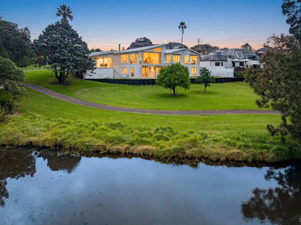 Photos of 22 Tarahanga Street