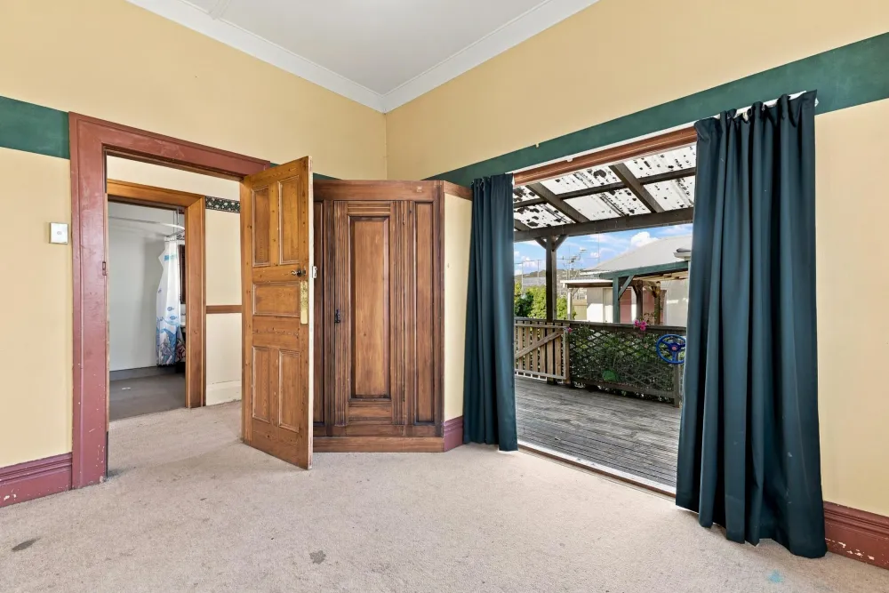 Photos of 25 Kirkcaldy Street