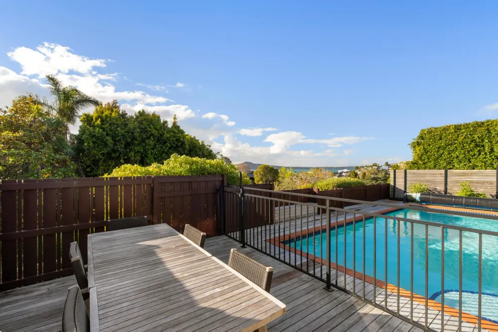 Photos of 28 Fern Glen Road North