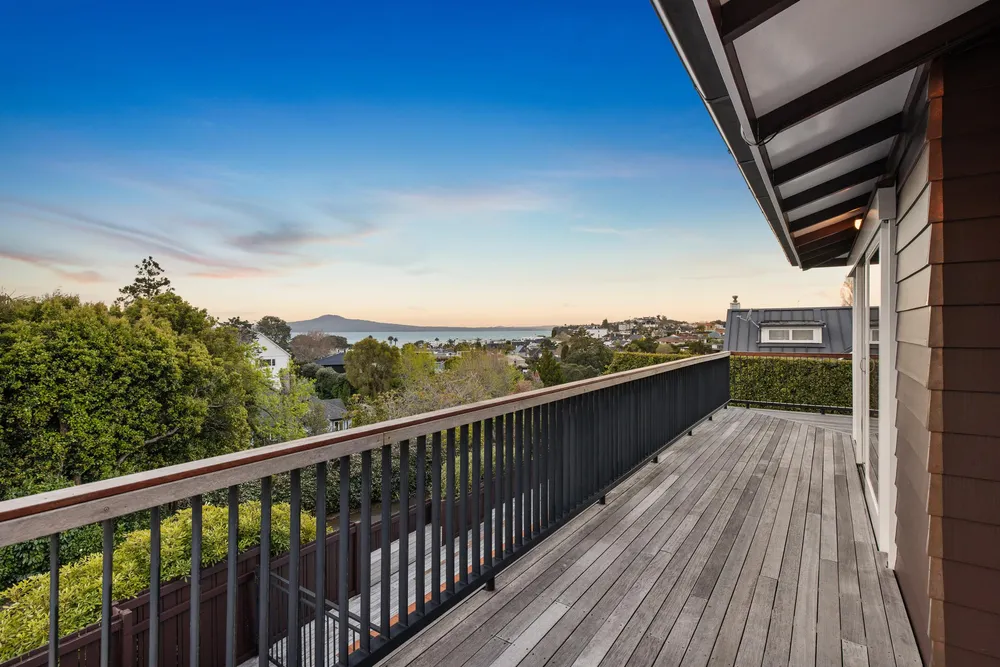 Photos of 28 Fern Glen Road North