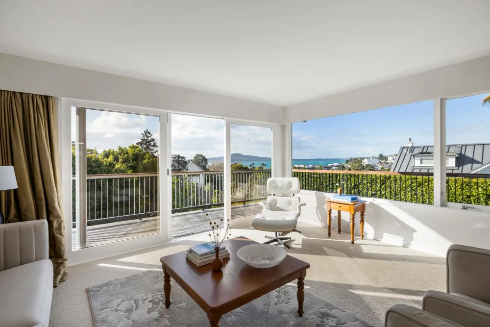Photos of 28 Fern Glen Road North