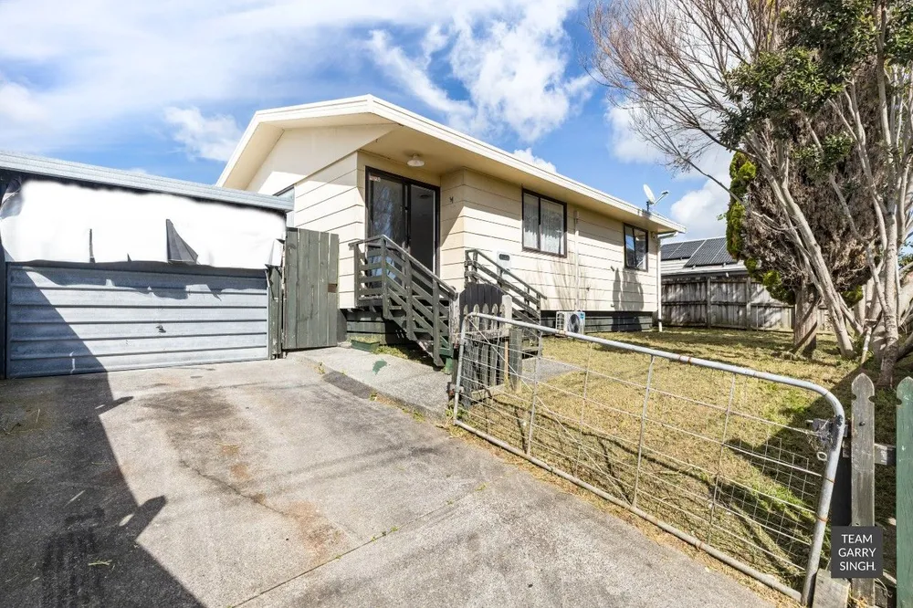 Photo of 1/19 Old Wairoa Road, Papakura